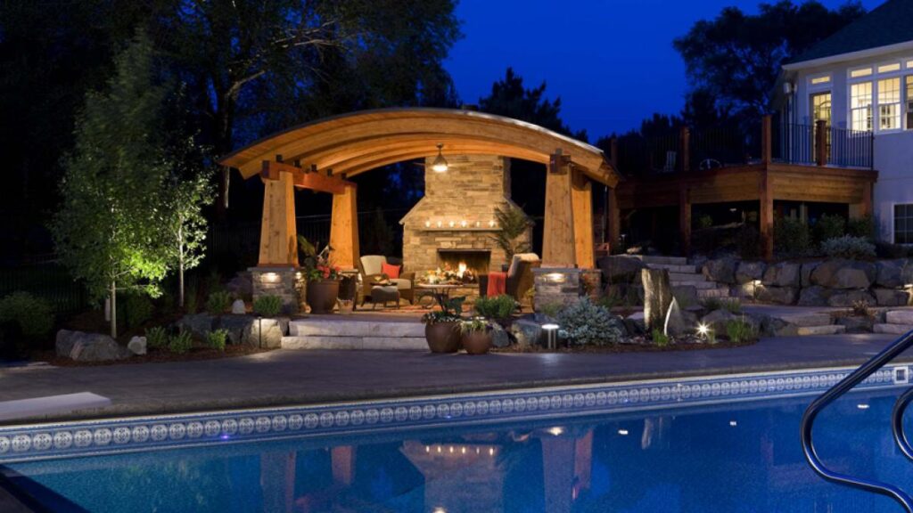 backyard_pool_with_outdoor_room.dc34c04995ae310d7295241c9ee9e53a