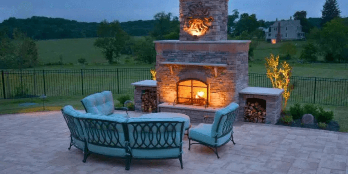 The Benefits of Outdoor Fireplaces and Fire Pits