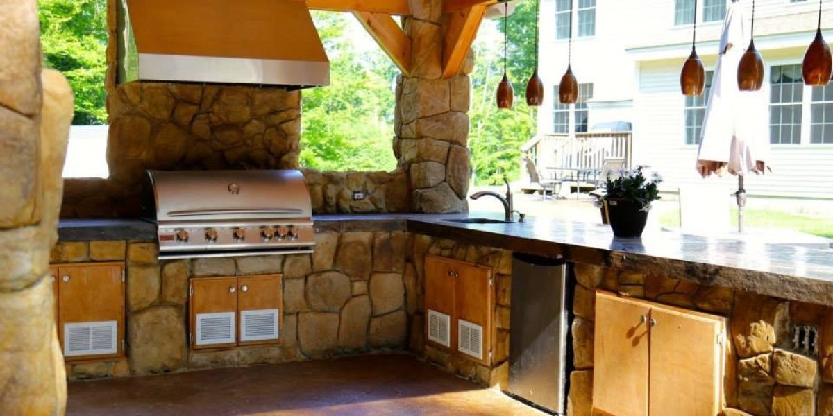 outdoor kitchen